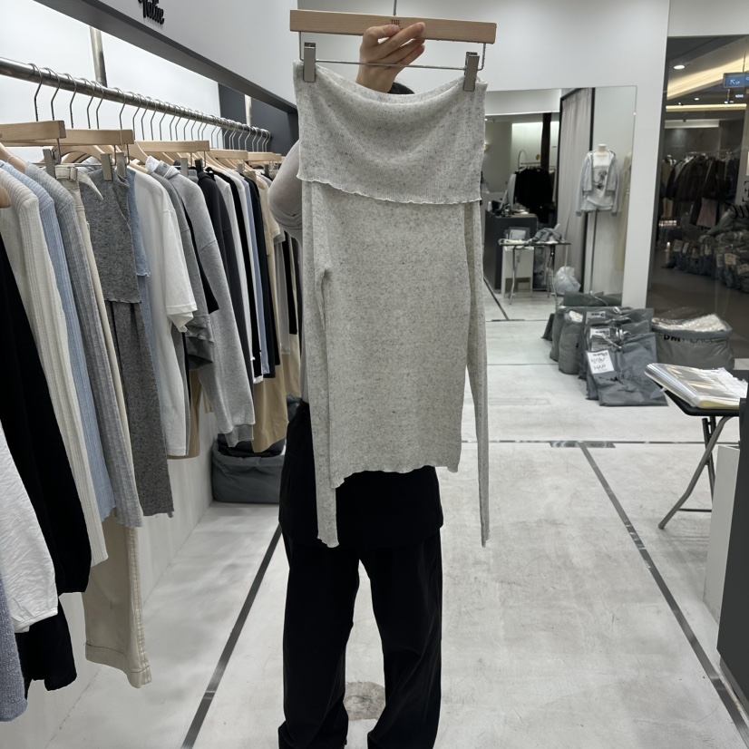 THE VALUE東大門代購女士新品熱賣休閑人氣針織衫柔軟露肩THE VALUE針織衫圖色1