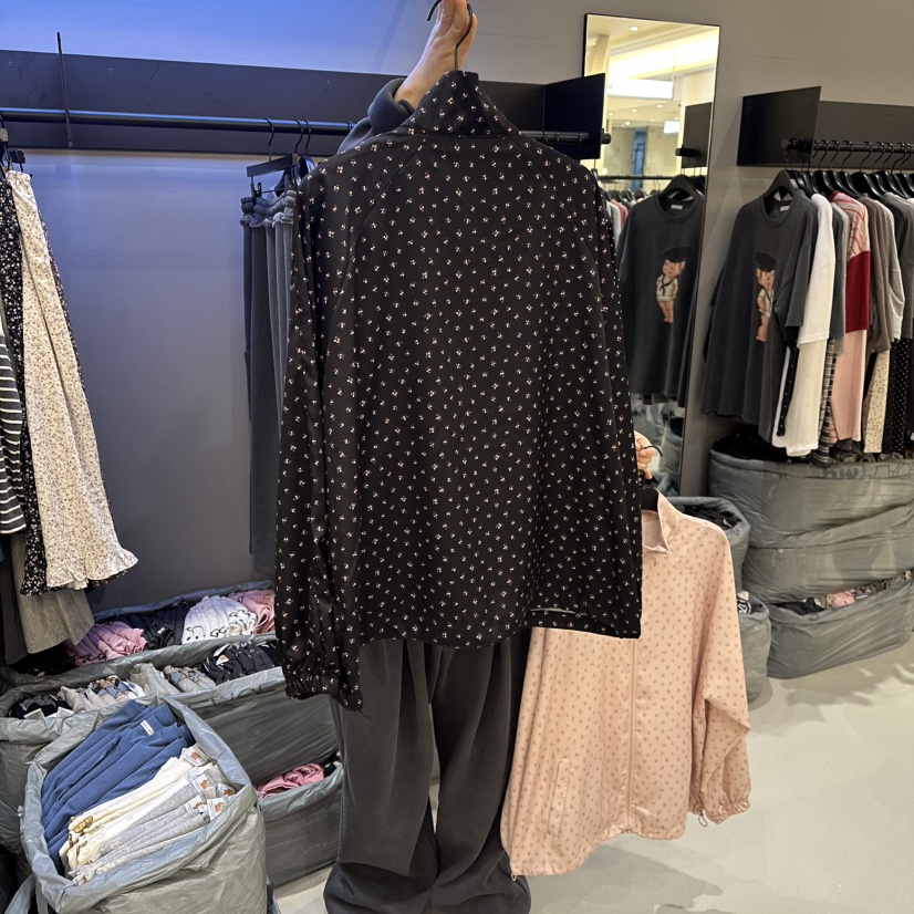 CREDITO韓國代購女裝新款職業時尚推薦休閑襯衫蕾絲衫花朵CREDITO襯衫/蕾絲衫