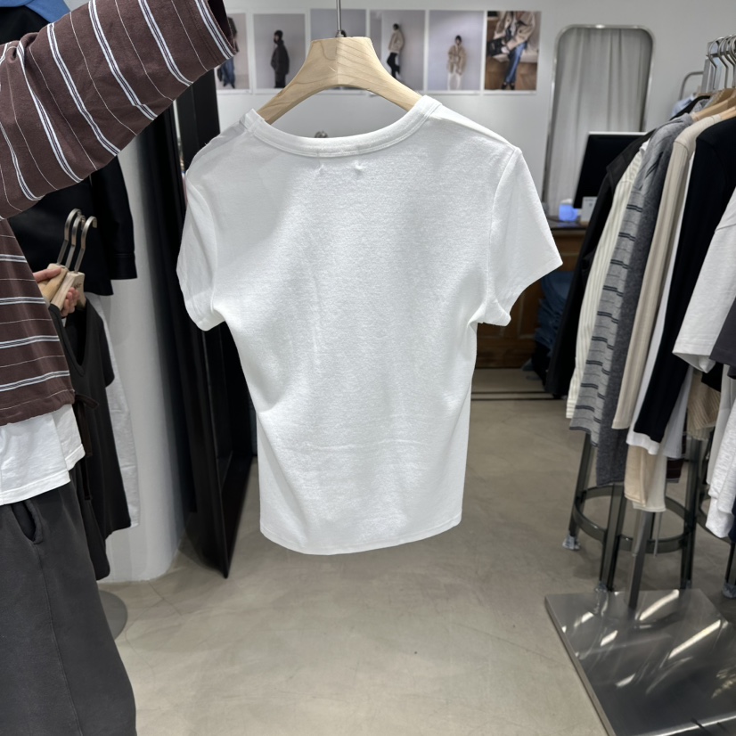 ACKER東大門直郵女裝新品時尚26春夏真品人氣推薦休閑T恤V領ACKERT恤