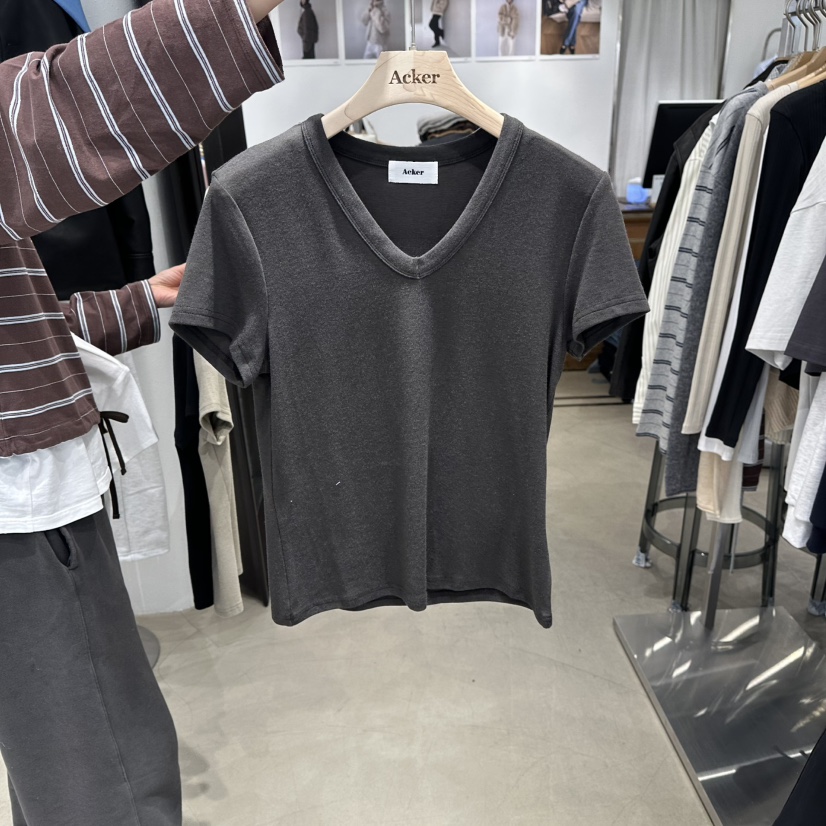 ACKER東大門直郵女裝新品時尚26春夏真品人氣推薦休閑T恤V領ACKERT恤圖色2墨色