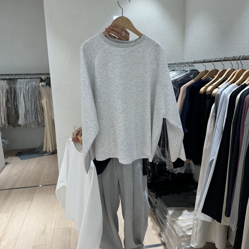 EPIC-S東大門實拍女士新品熱賣推薦真品時尚26春夏長袖T恤EPIC-S長袖T恤圖色2