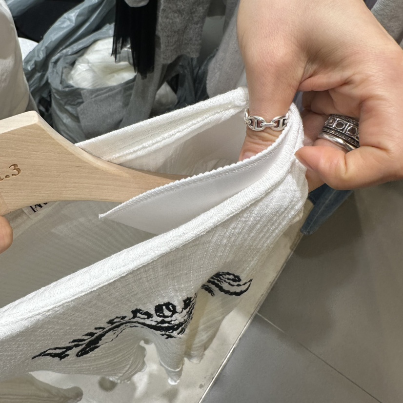 PART3東大門實拍女士新品推薦時尚職業真品人氣熱賣長袖T恤Part.3長袖T恤