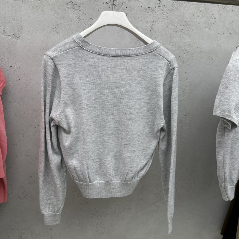 SIXTEEN東大門直郵女裝新款真品職業時尚推薦人氣熱賣針織衫SIXTEEN針織衫