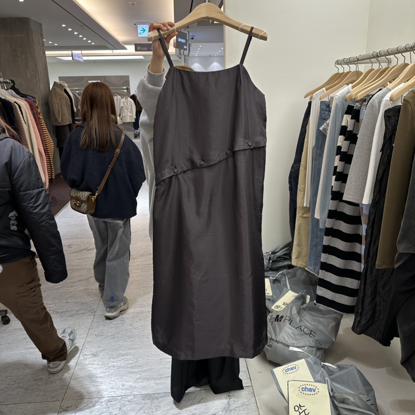 CHAV東大門直郵女士新款職業休閑26春夏時尚真品推薦連衣裙CHAV連衣裙圖色2墨色