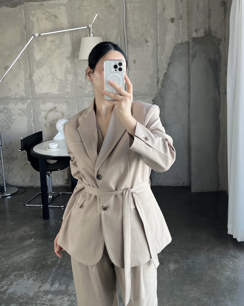 VERNI東大門直郵女士新款休閑時尚推薦真品熱賣夾克含腰帶VERNI夾克