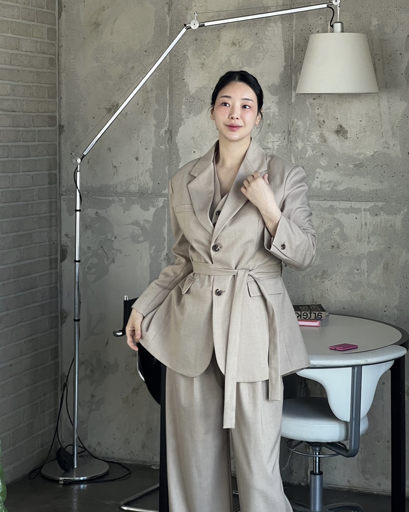 VERNI東大門直郵女士新款休閑時尚推薦真品熱賣夾克含腰帶VERNI夾克