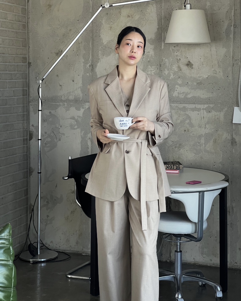 VERNI東大門直郵女士新款休閑時尚推薦真品熱賣夾克含腰帶VERNI夾克