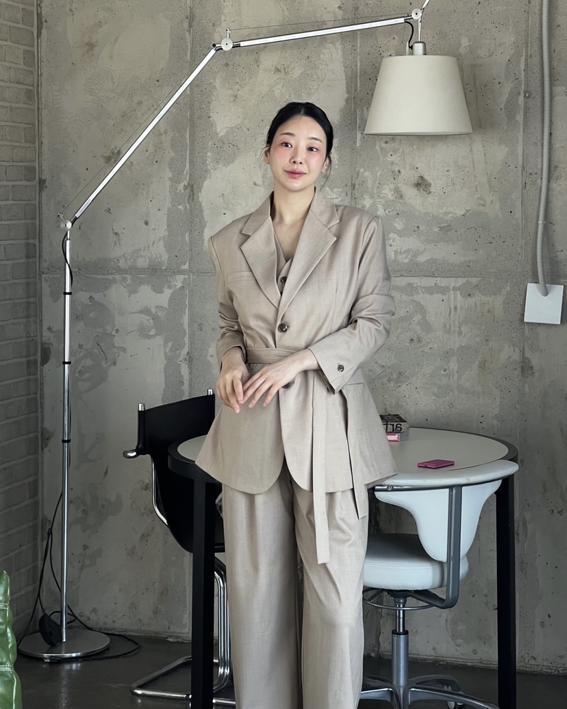 VERNI東大門直郵女士新款休閑時尚推薦真品熱賣夾克含腰帶VERNI夾克