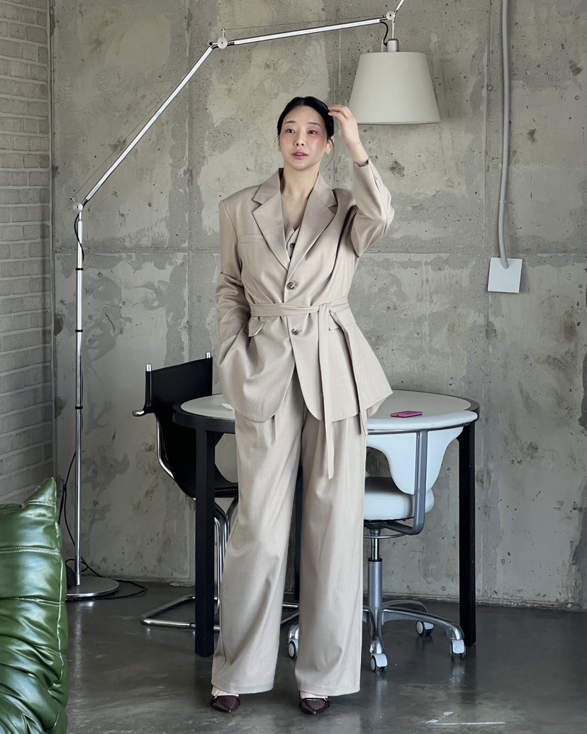 VERNI東大門直郵女士新款休閑時尚推薦真品熱賣夾克含腰帶VERNI夾克