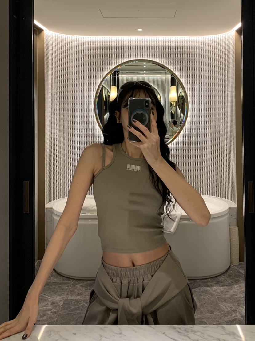 BADCALM韓國直郵女士新款人氣時尚職業推薦真品休閑吊帶背心BADCALM吊帶/背心