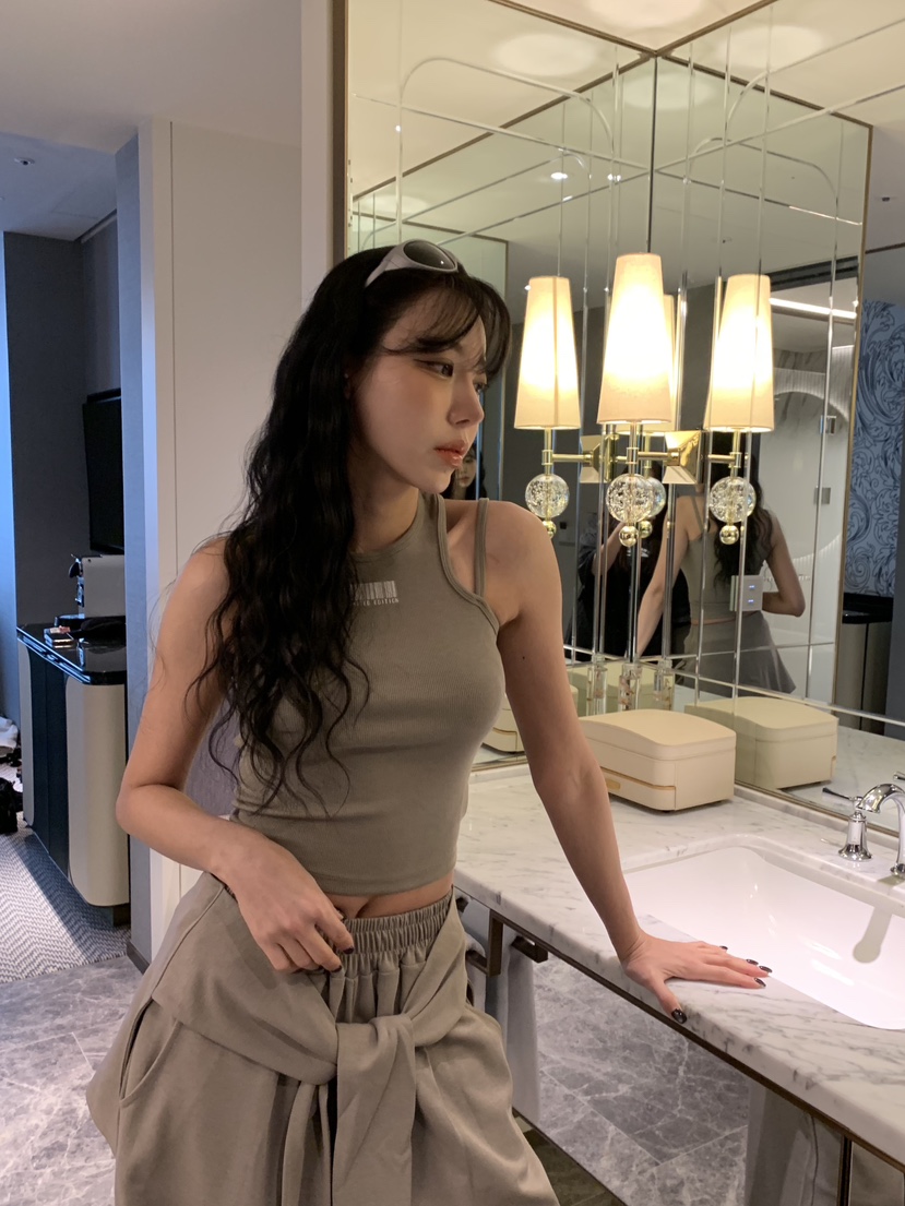 BADCALM韓國直郵女士新款人氣時尚職業推薦真品休閑吊帶背心BADCALM吊帶/背心