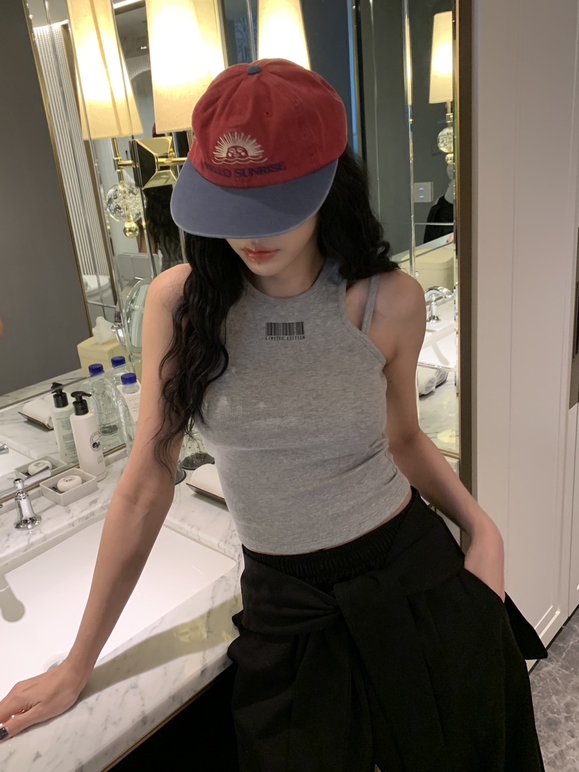 BADCALM韓國直郵女士新款人氣時尚職業推薦真品休閑吊帶背心BADCALM吊帶/背心