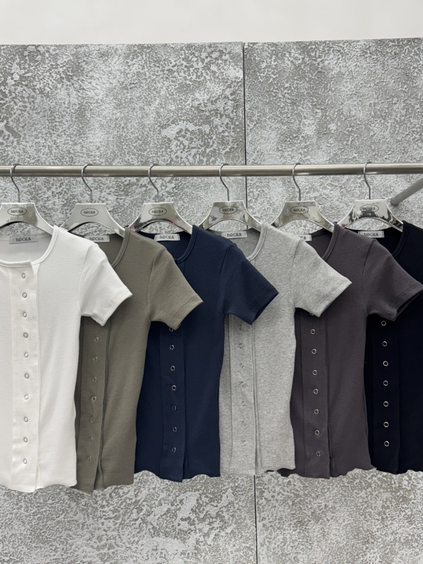 BADCALM韓國直郵女裝新款人氣真品推薦時尚熱賣休閑職業T恤BADCALMT恤