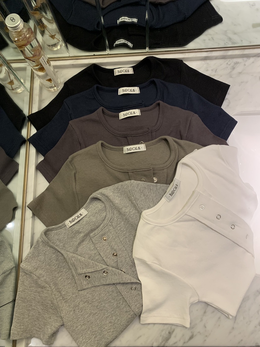 BADCALM韓國直郵女裝新款人氣真品推薦時尚熱賣休閑職業T恤BADCALMT恤