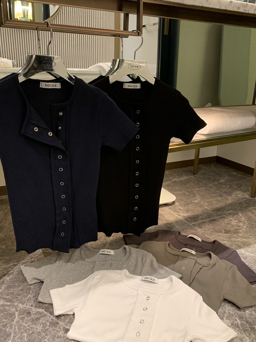 BADCALM韓國直郵女裝新款人氣真品推薦時尚熱賣休閑職業T恤BADCALMT恤