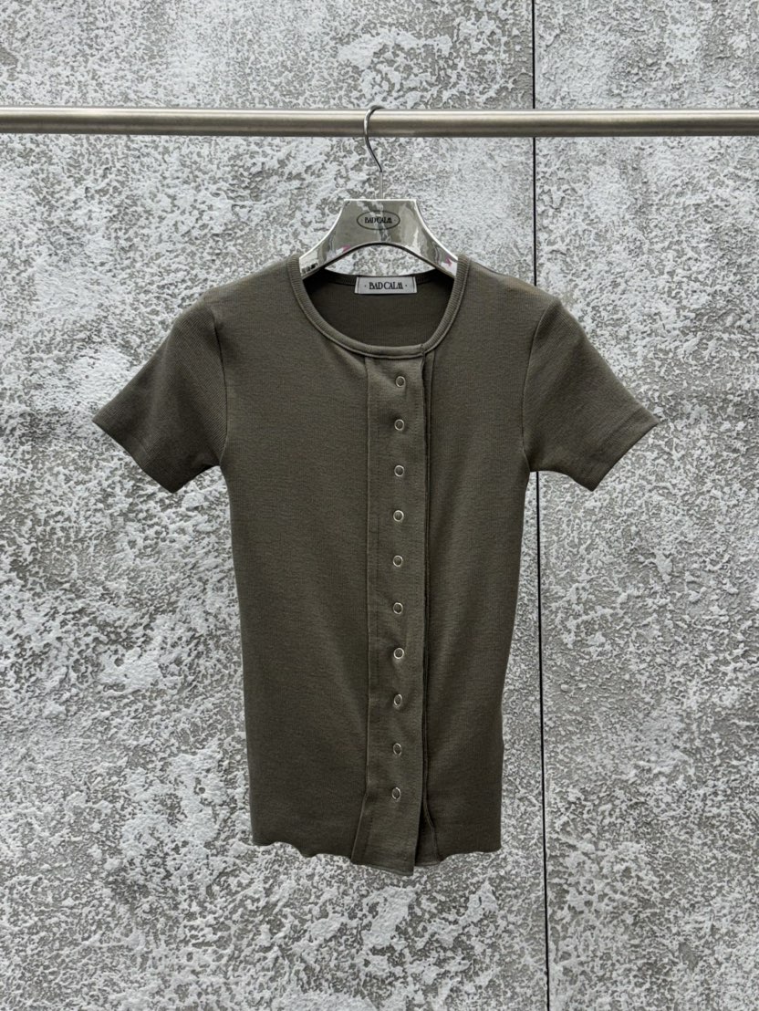 BADCALM韓國直郵女裝新款人氣真品推薦時尚熱賣休閑職業T恤BADCALMT恤圖色2