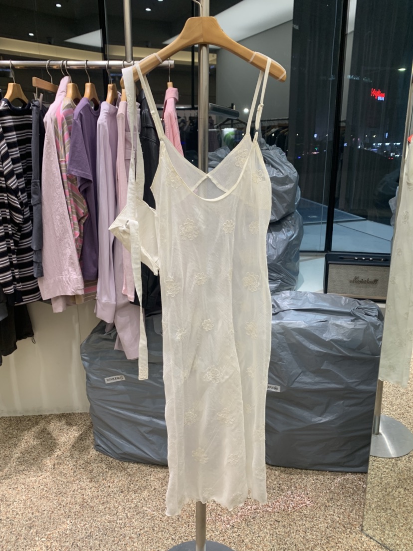 VAARA韓國代購女士新款26春夏時尚職業休閑連衣裙含包腰帶VAARA連衣裙