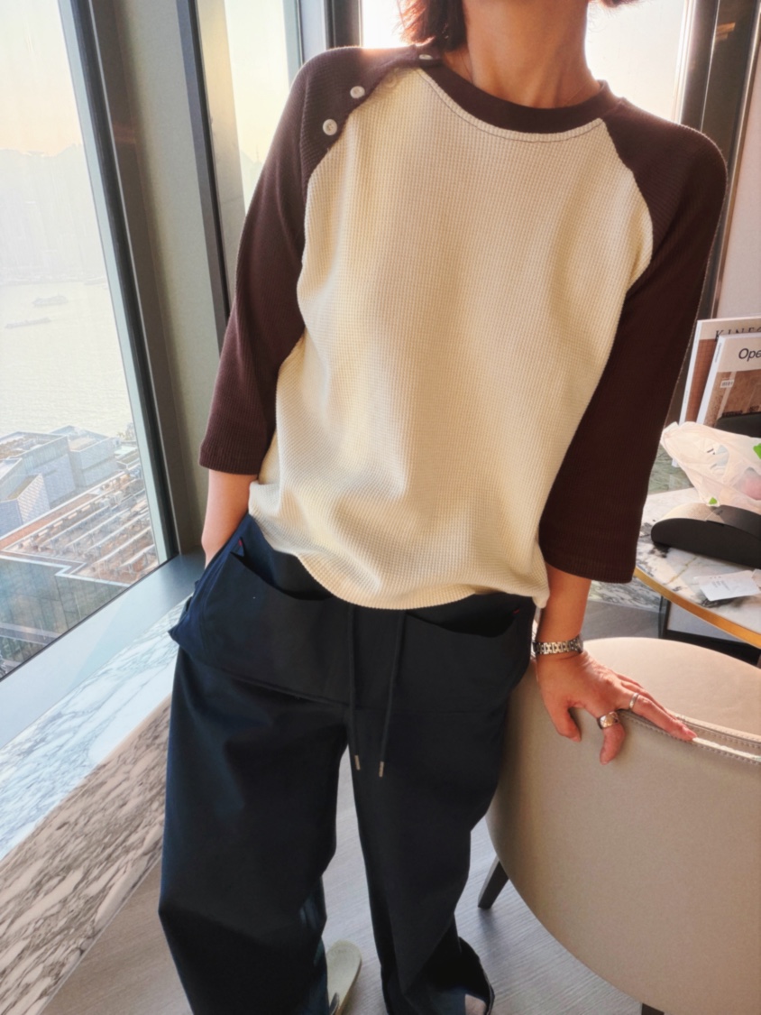 OLI SEOUL東大門直郵女裝新品熱賣職業時尚推薦真品人氣T恤OLI SEOULT恤