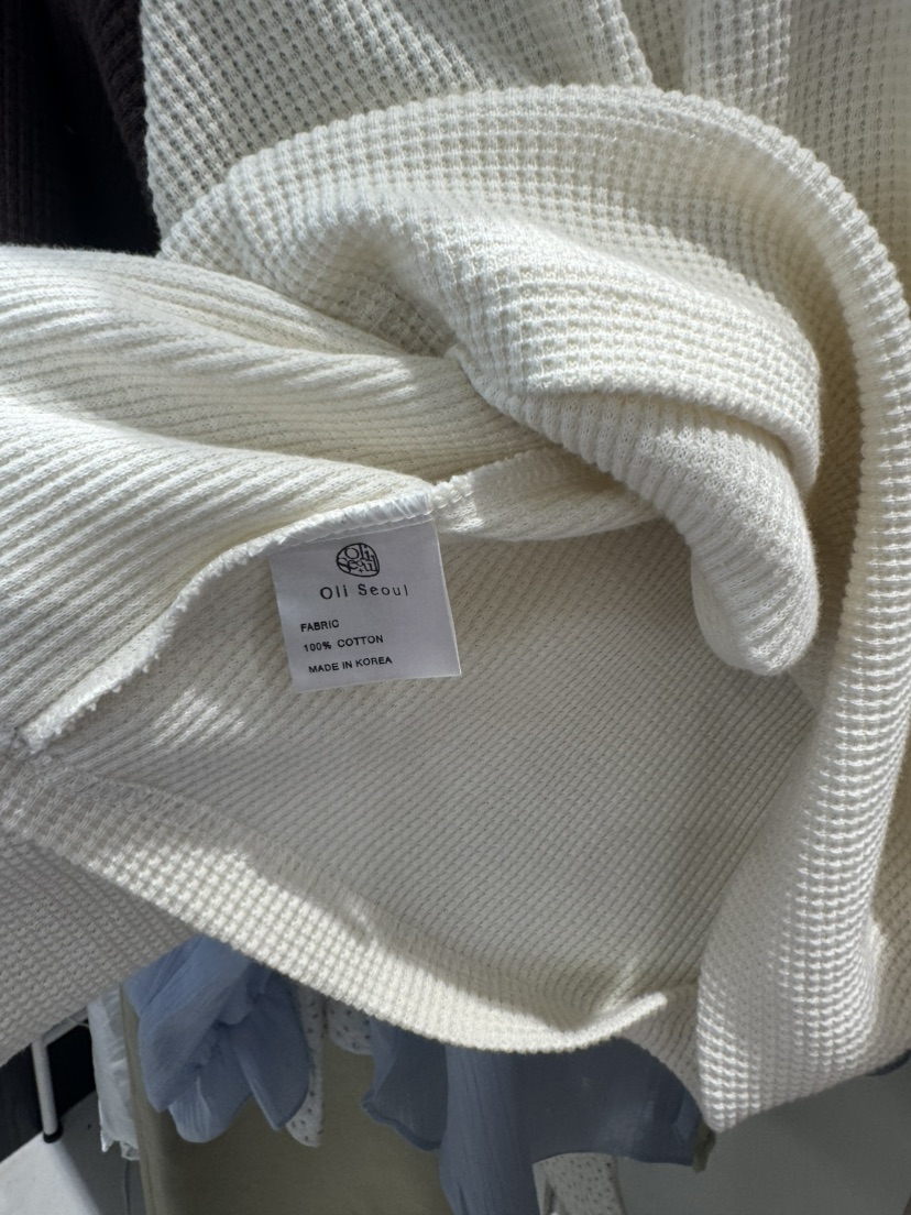 OLI SEOUL東大門直郵女裝新品熱賣職業時尚推薦真品人氣T恤OLI SEOULT恤