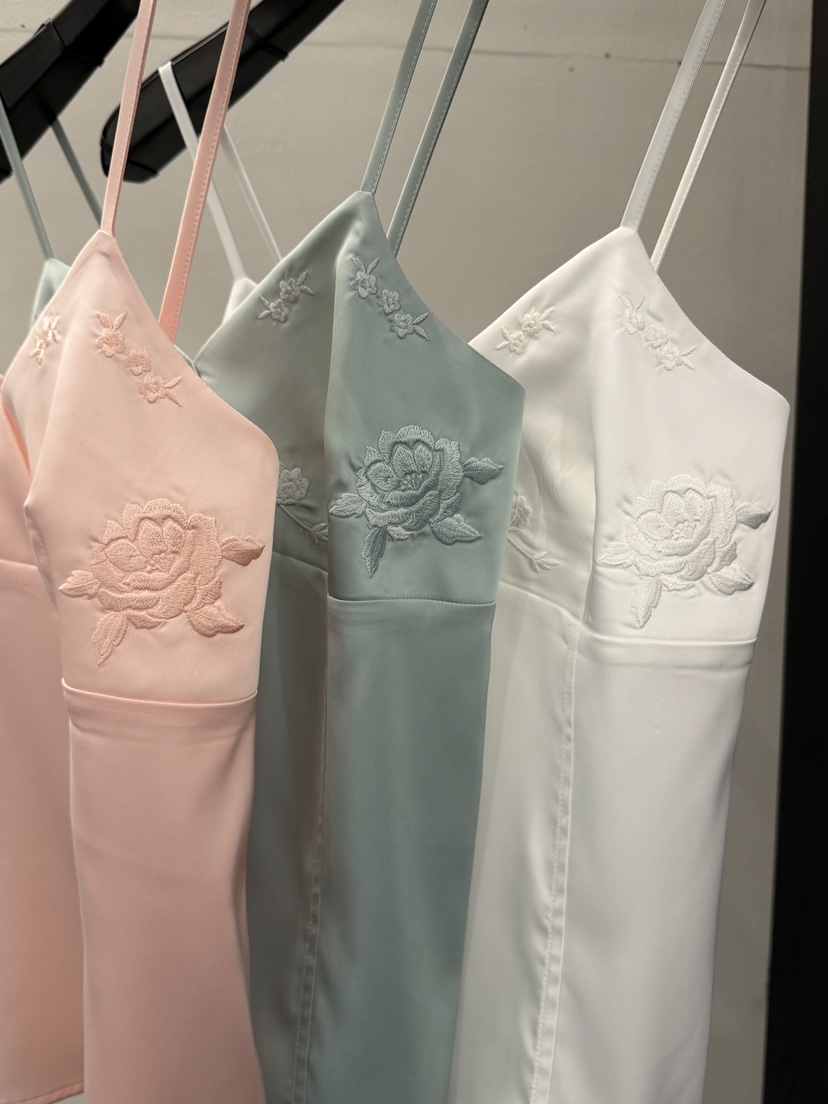 MURMUR韓國代購女士新款時尚26春夏職業吊帶背心刺繡緞面MURMUR吊帶/背心