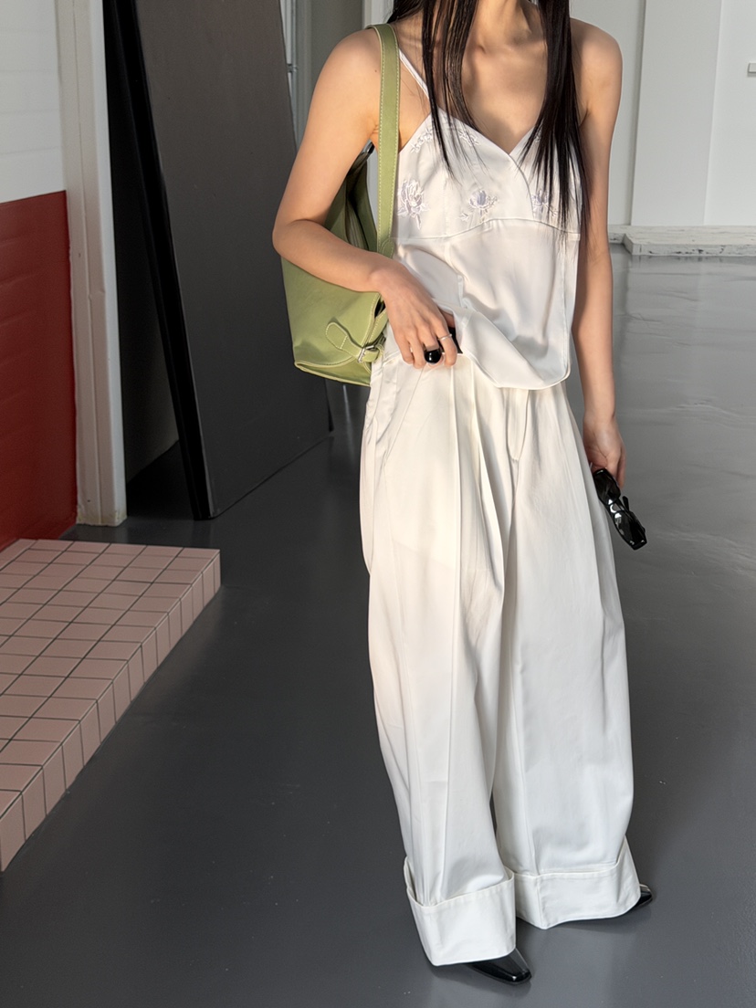 MURMUR韓國代購女士新款時尚26春夏職業吊帶背心刺繡緞面MURMUR吊帶/背心