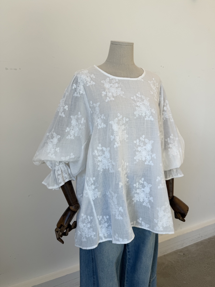 LAUNDRY東大門代購女士新款26春夏襯衫蕾絲衫泡泡袖刺繡亞麻LAUNDRY襯衫/蕾絲衫