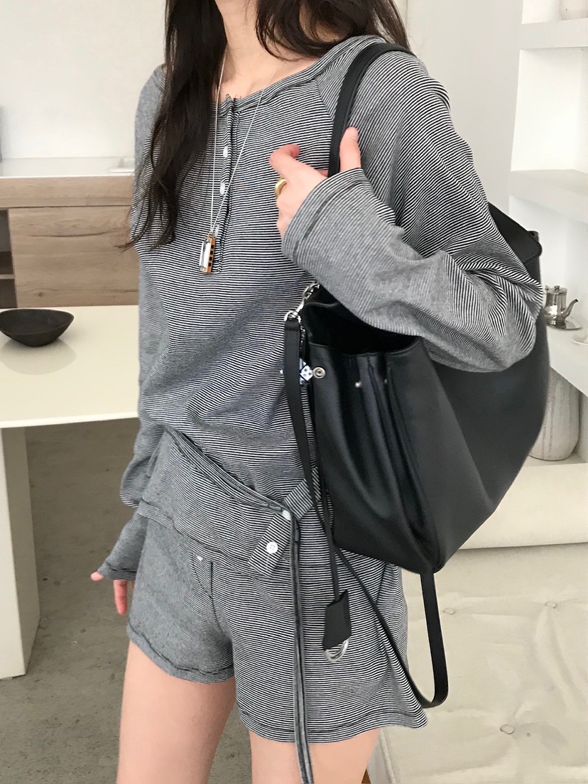 ESCHER東大門實拍女士新品熱賣休閑真品26春夏職業長袖T恤ESCHER長袖T恤