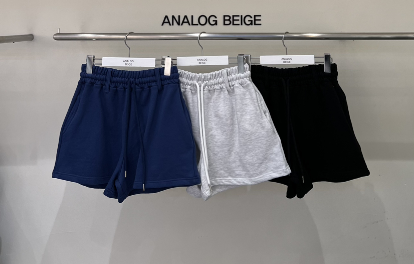 ANGLOG BEIGE東大門實拍女裝新款熱賣人氣時尚短褲不含腰帶ANGLOG BEIGE短褲