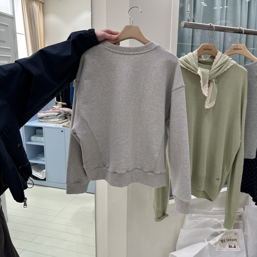 OURMOMENT東大門實拍女裝新款時尚熱賣26春夏推薦真品衛衣OURMOMENT衛衣
