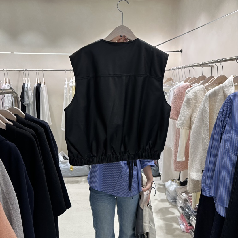 Color B東大門實拍女裝新款真品人氣職業時尚推薦26春夏馬甲Color B馬甲