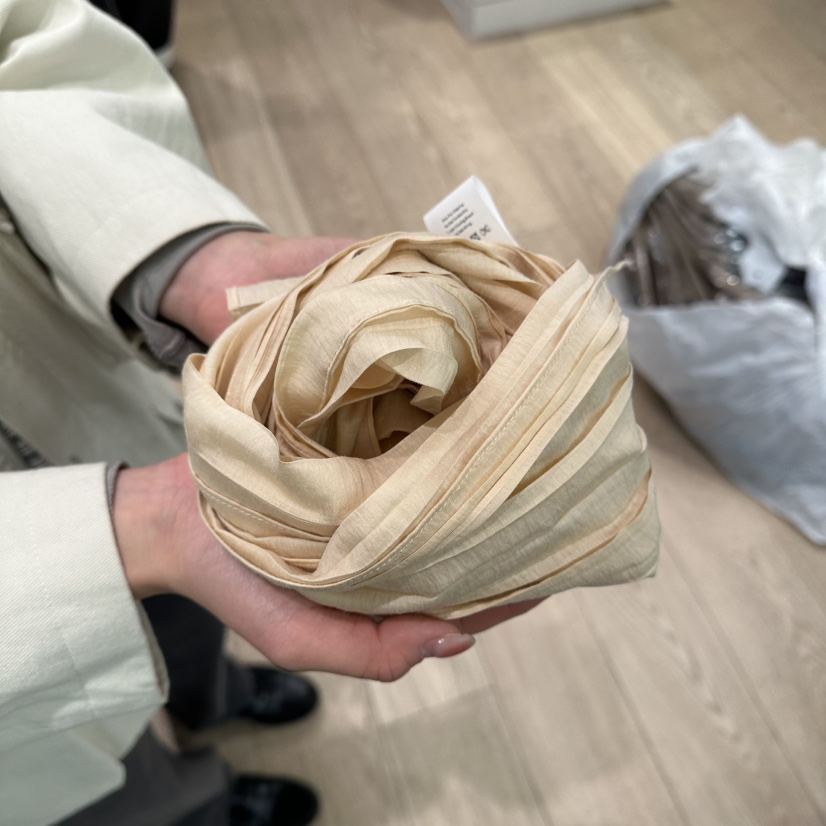 REIRAI東大門實拍女士新款時尚26春夏人氣熱賣圍巾披肩褶皺Reirai圍巾/披肩圖色2