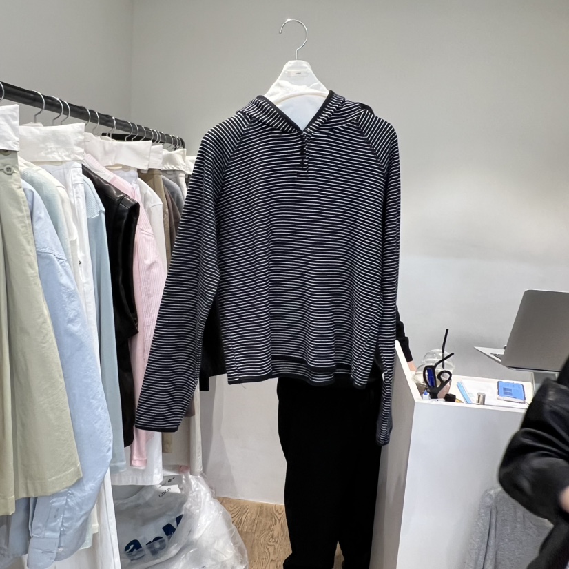 JINSIM東大門直郵女裝新款真品時尚熱賣職業長袖T恤連帽衫JINSIM長袖T恤圖色2