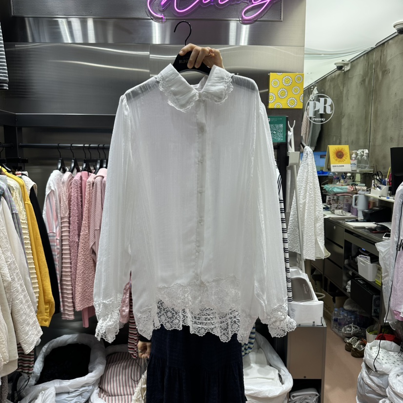 RUNWAY-런웨이韓國直郵女士新品時尚推薦襯衫蕾絲衫可愛的RUNWAY襯衫/蕾絲衫圖色1