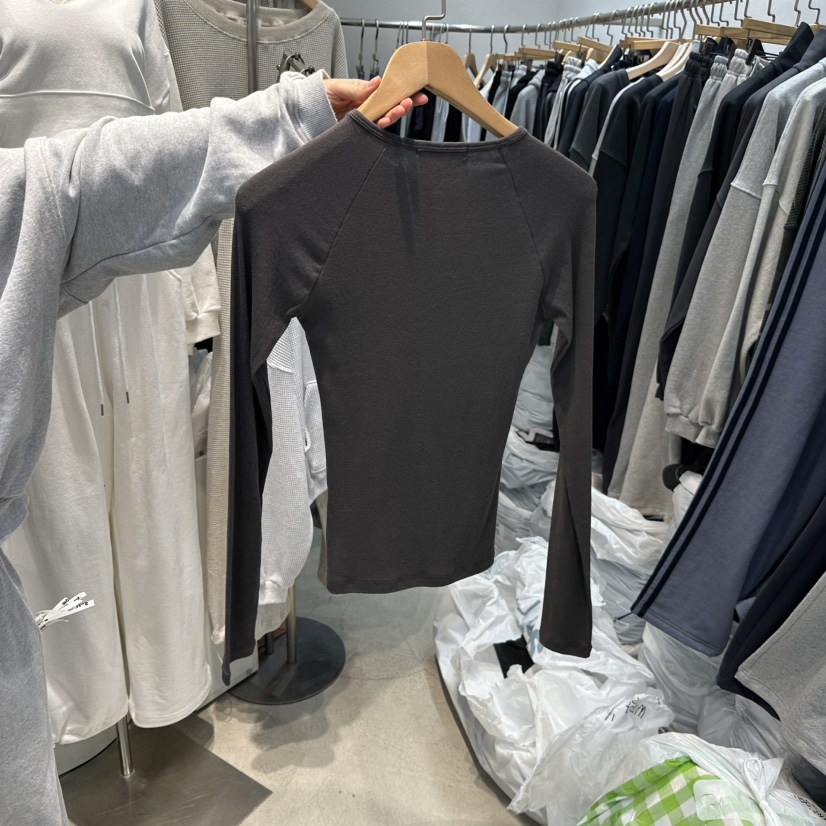 W.FATAL東大門直郵女士新款26春夏休閑人氣熱賣職業長袖T恤W.FATAL長袖T恤