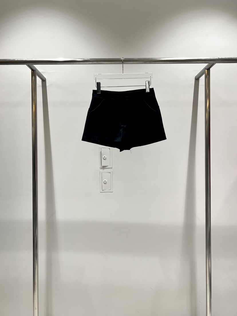 CESTLAVIE韓國直郵女裝新款職業推薦熱賣休閑人氣真品短褲CESTLAVIE短褲圖色2黑色