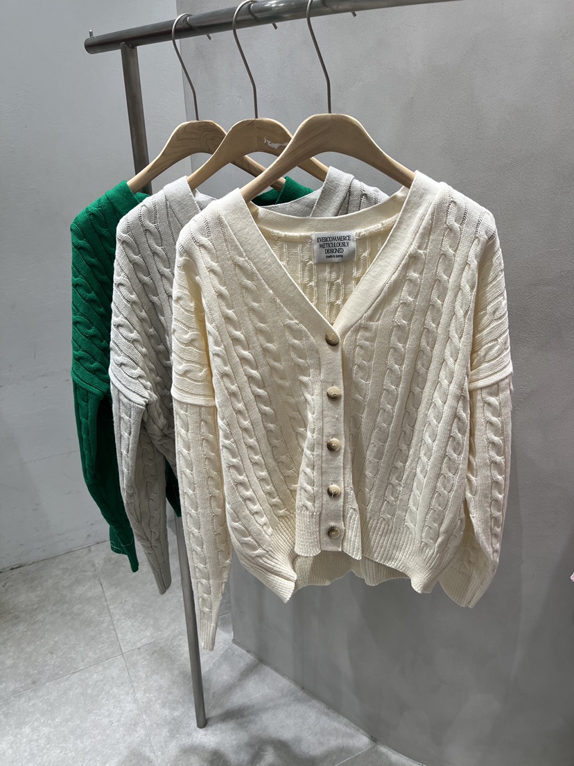 EVERCOMMERCE METICULOUSLY DESIGNED韓國代購女士新款時尚針織衫EVERCOMMERCE METICULOUSLY DESIGNED針織衫