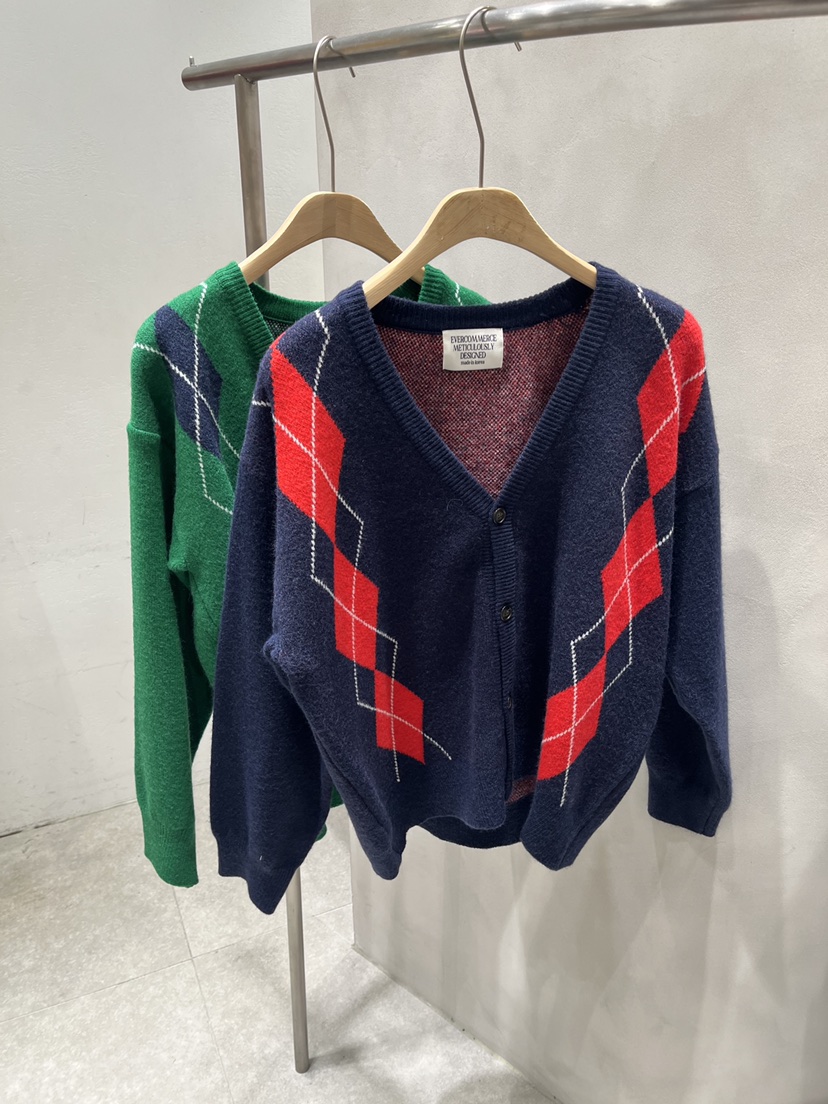 EVERCOMMERCE METICULOUSLY DESIGNED東大門代購女士新品真品針織衫EVERCOMMERCE METICULOUSLY DESIGNED針織衫