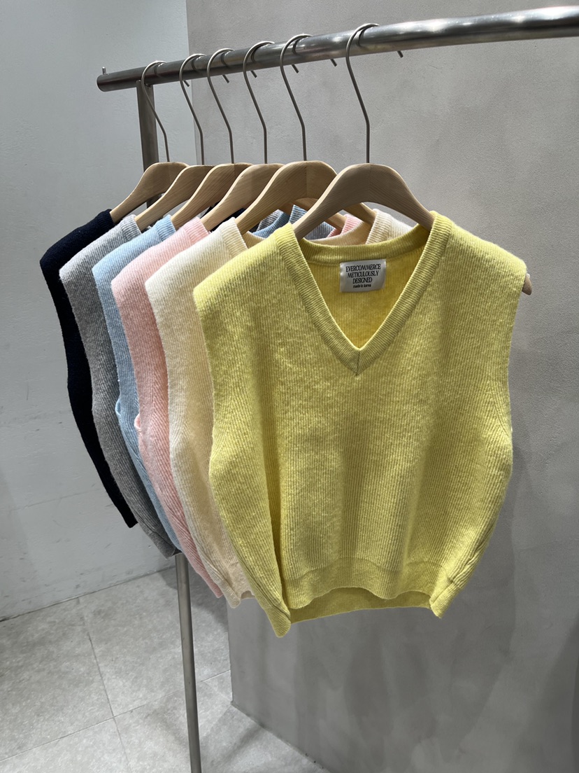 EVERCOMMERCE METICULOUSLY DESIGNED韓國代購女士新品真品吊帶背心EVERCOMMERCE METICULOUSLY DESIGNED吊帶/背心