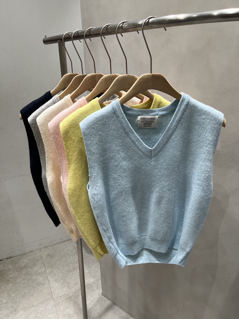 EVERCOMMERCE METICULOUSLY DESIGNED韓國代購女士新品真品吊帶背心EVERCOMMERCE METICULOUSLY DESIGNED吊帶/背心