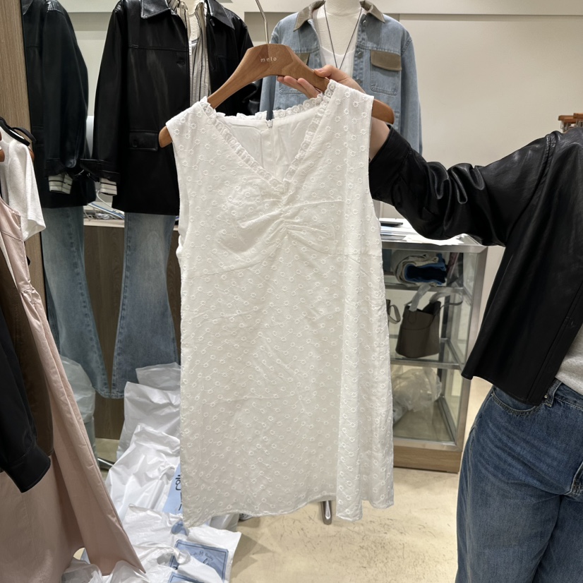 MELO東大門實拍女士新品職業推薦時尚真品休閑人氣吊帶背心MELO吊帶/背心圖色1