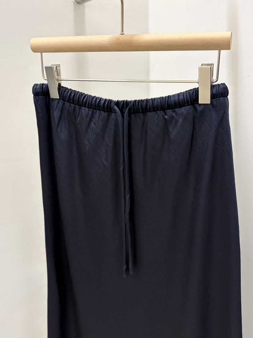 REGULARLY/PLACOR東大門直郵女士新品職業時尚熱賣長裙緞面REGULARLY/PLACOR長裙