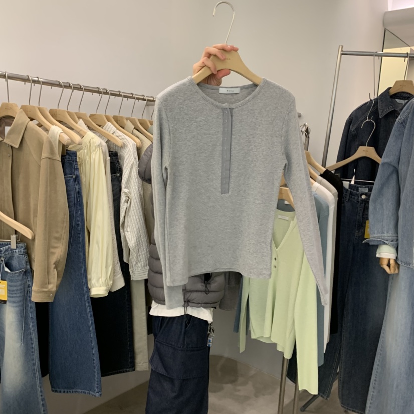 PHILO韓國直郵女裝新款職業人氣推薦26春夏長袖T恤單排扣PHILO長袖T恤圖色3