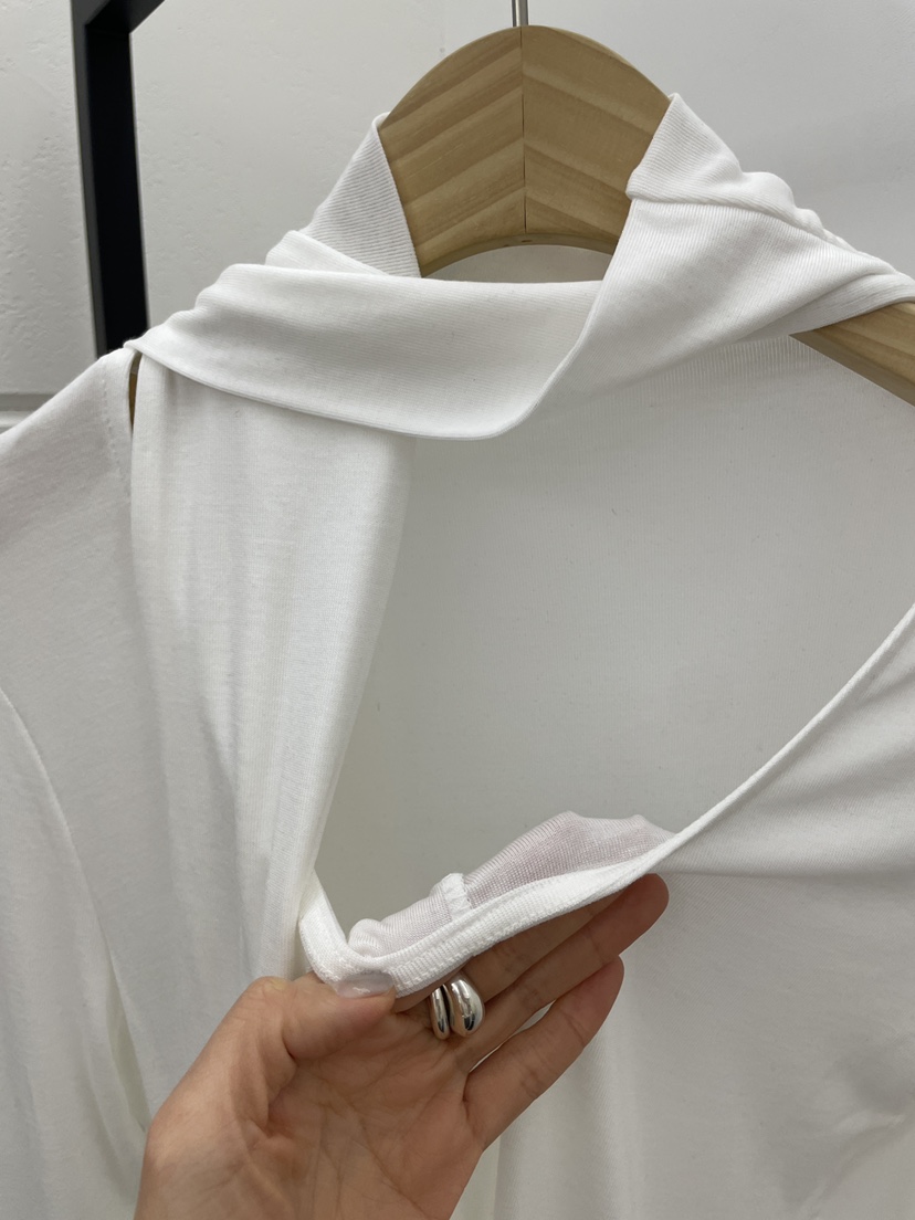 MOVENNE東大門直郵女裝新品推薦時尚26春夏人氣長袖T恤絲綢MOVENNE長袖T恤