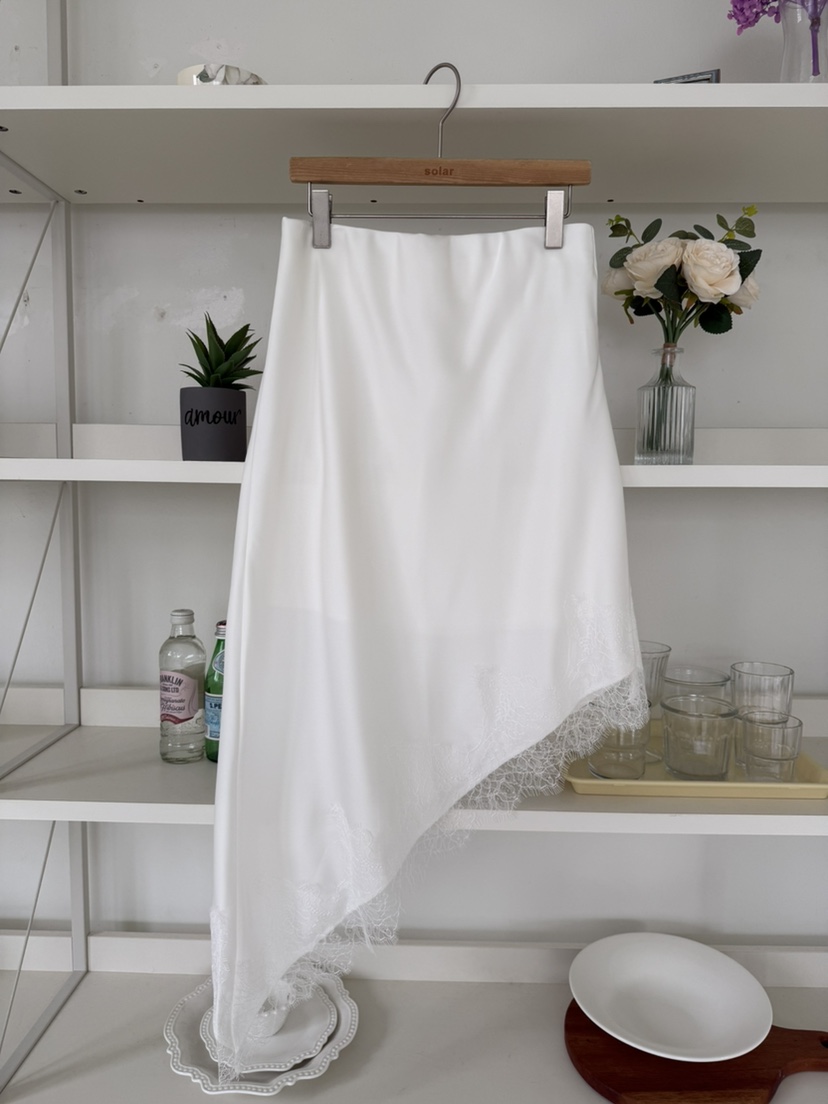 SOLAR韓國代購女士新款真品推薦人氣半身裙中短裙蕾絲緞面SOLAR半身裙/中短裙圖色1