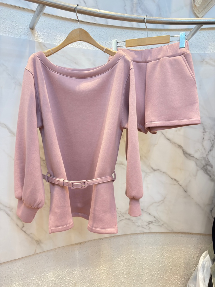 OLIVE TrEE韓國代購女裝新款推薦職業人氣休閑套裝含腰帶OLIVE TrEE套裝圖色1