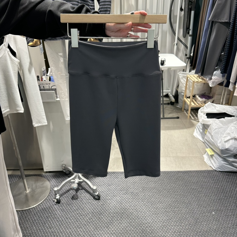 THE LOT韓國代購女裝新款時尚推薦熱賣打底褲鯊魚褲緊身褲THE LOT/	LOT打底褲/鯊魚褲圖色1墨色