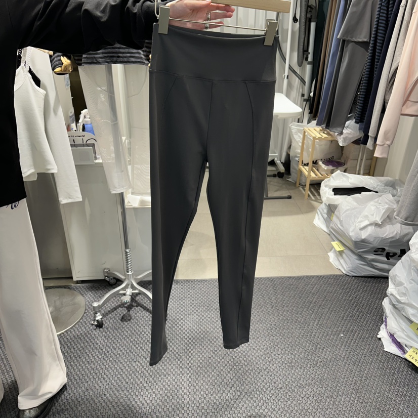 THE LOT東大門代購女士新款休閑時尚打底褲鯊魚褲緊身褲THE LOT/	LOT打底褲/鯊魚褲圖色1墨色