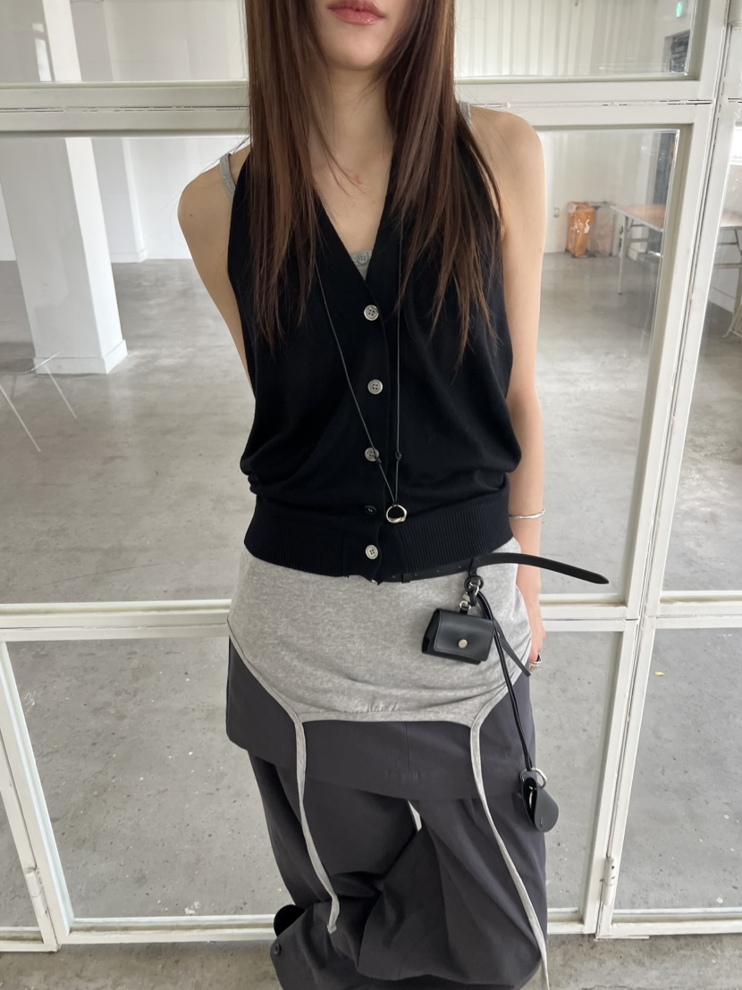 NOVUS韓國直郵女士新款熱賣職業人氣推薦真品吊帶背心紐扣NOVUS吊帶/背心