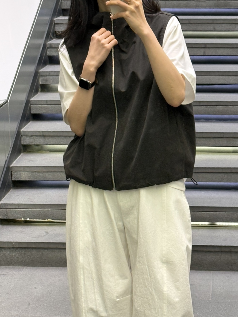 MONE-A東大門實拍女裝新品人氣熱賣職業時尚推薦馬甲連帽MONE-A馬甲