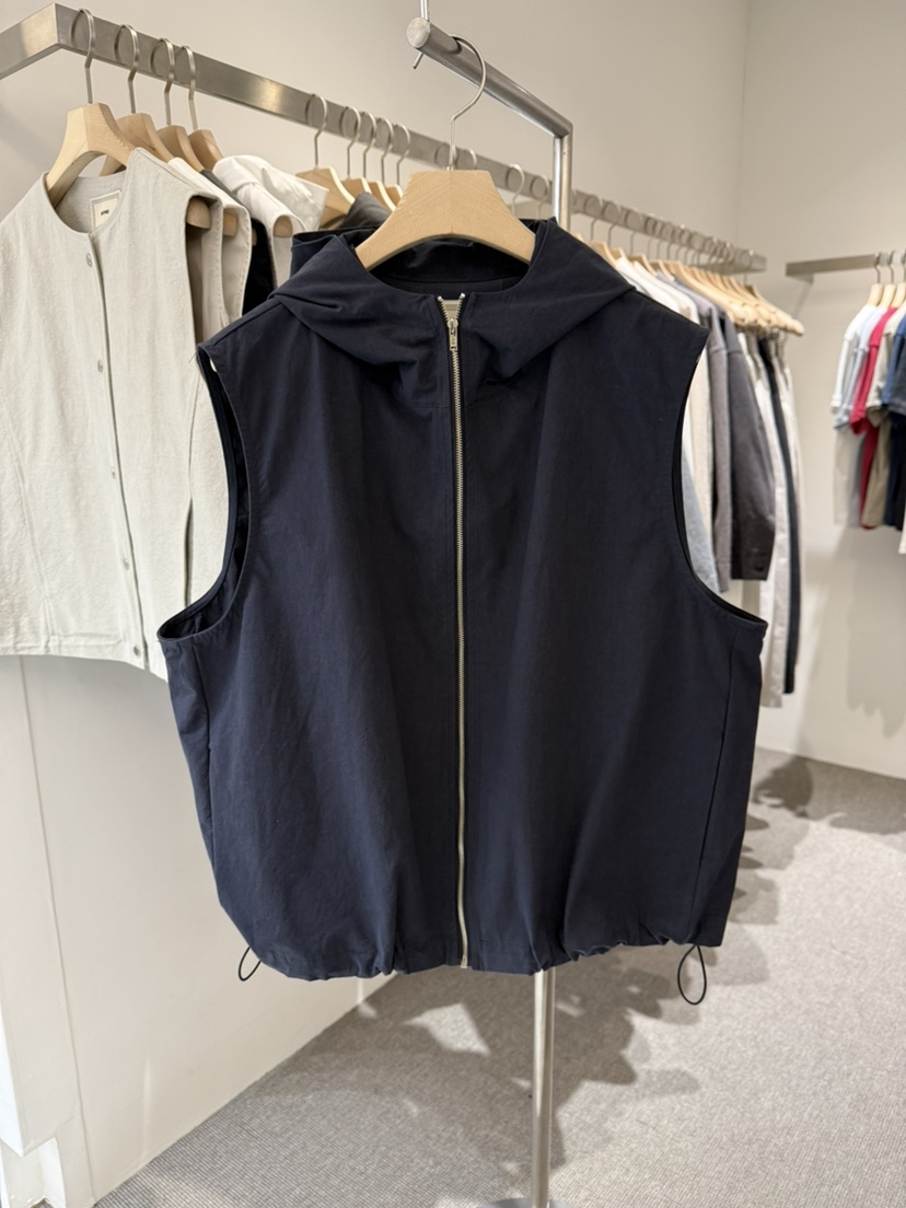 MONE-A東大門實拍女裝新品人氣熱賣職業時尚推薦馬甲連帽MONE-A馬甲圖色2